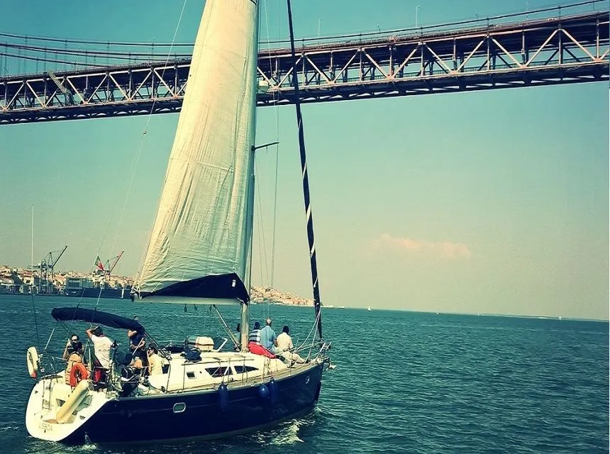 Rent a 14.7m Jeanneau Sun Odyssey 40 in Lisbon