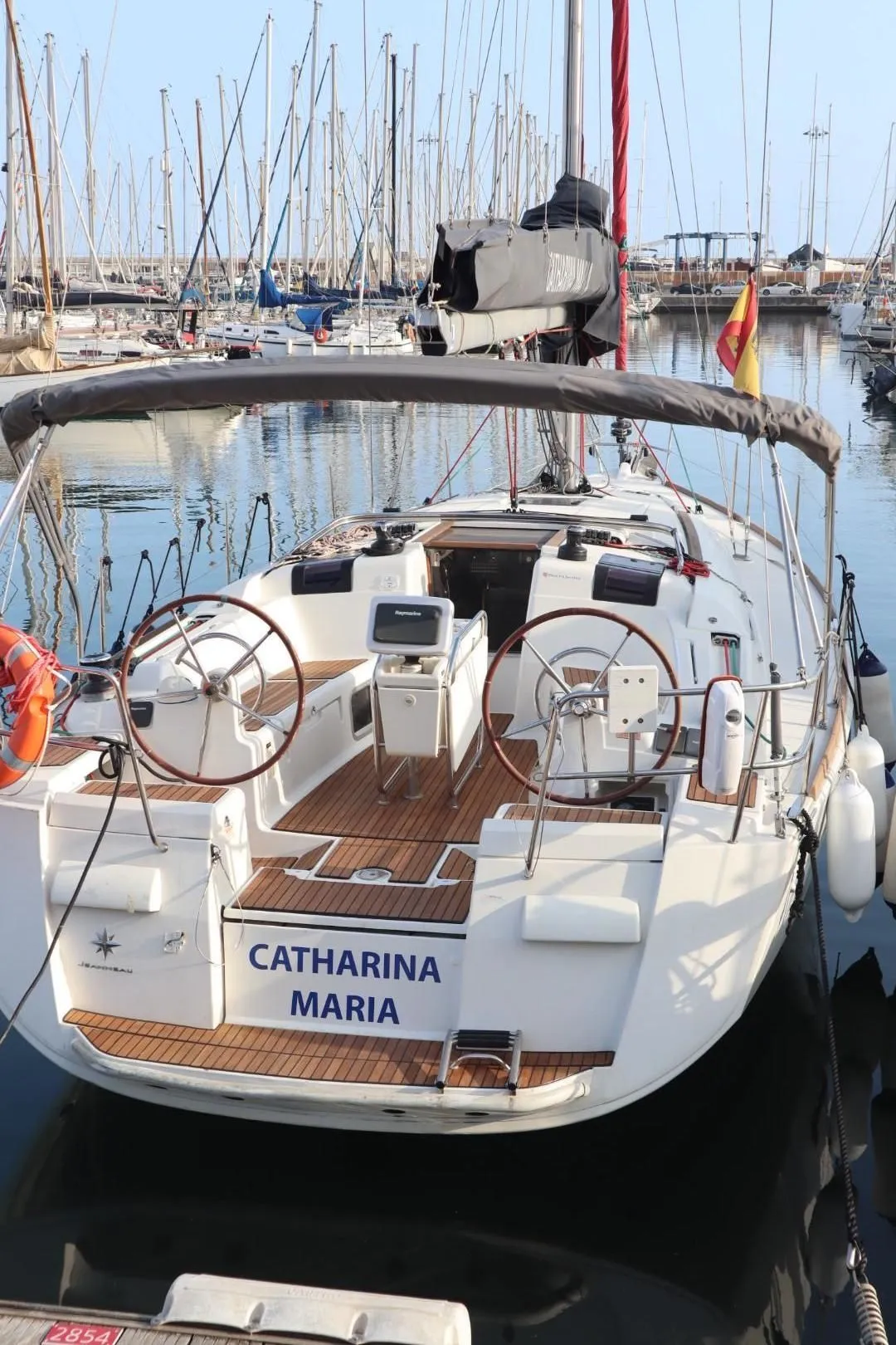 Rent a 11.99m Jeanneau Sun Odyssey 409 in Barcelona