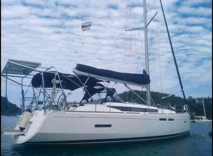 Лодка - Арендуйте 12.34м Jeanneau Sun Odyssey 409 в Chang Wat Phuket