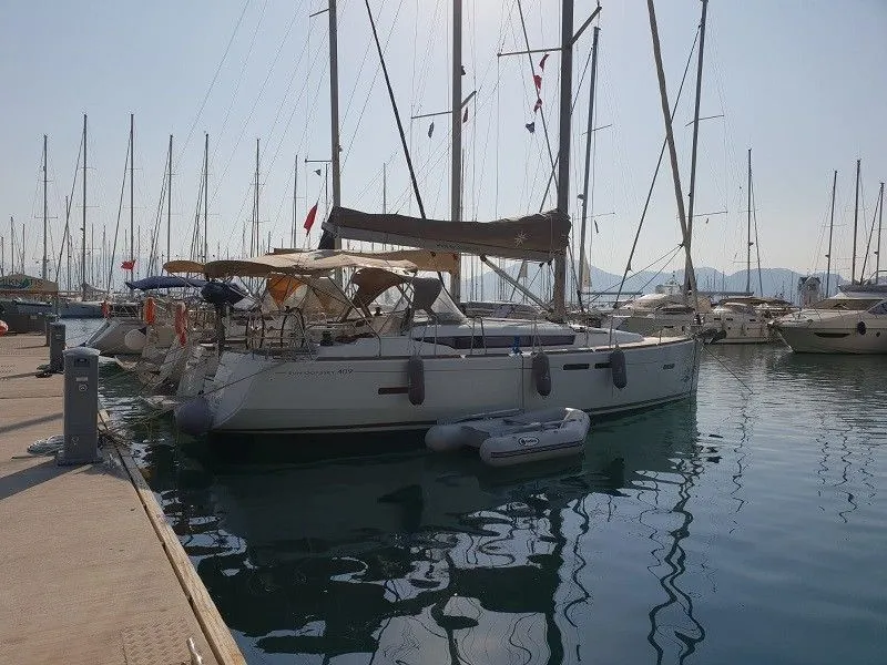 Rent a 12.2m Jeanneau Sun Odyssey 409 Sailing Yacht in Marmaris