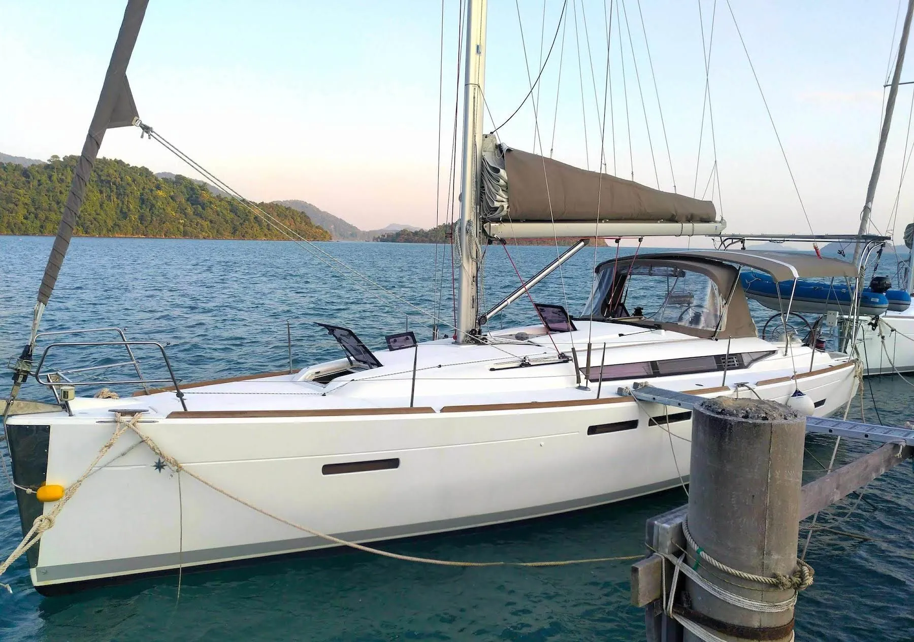 Charter a 12.34m Jeanneau Sun Odyssey 409 in Ko Chang