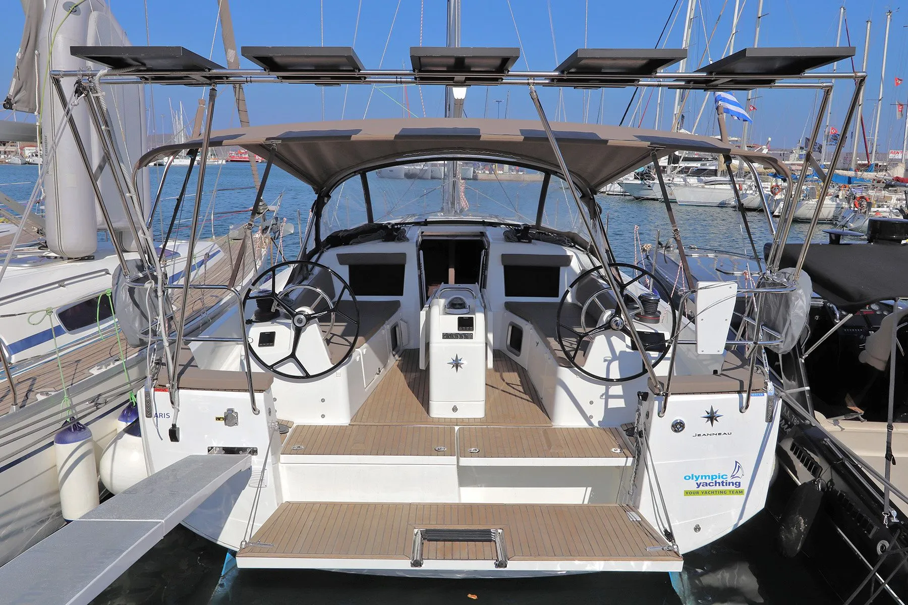 Rent a 12.35m Sailing Yacht in Lavrion