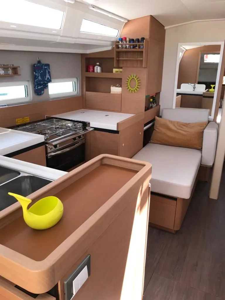 Charter a 12.35m Jeanneau Sun Odyssey 410 in Marina di Cecina