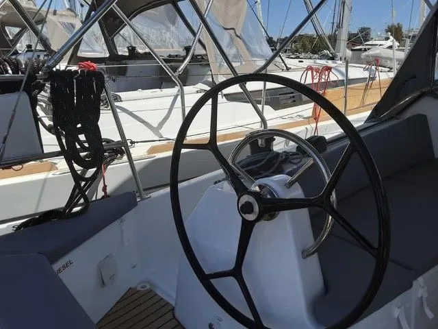 Charter a 12.35m 3 Cabin Sailing Yacht in Volos