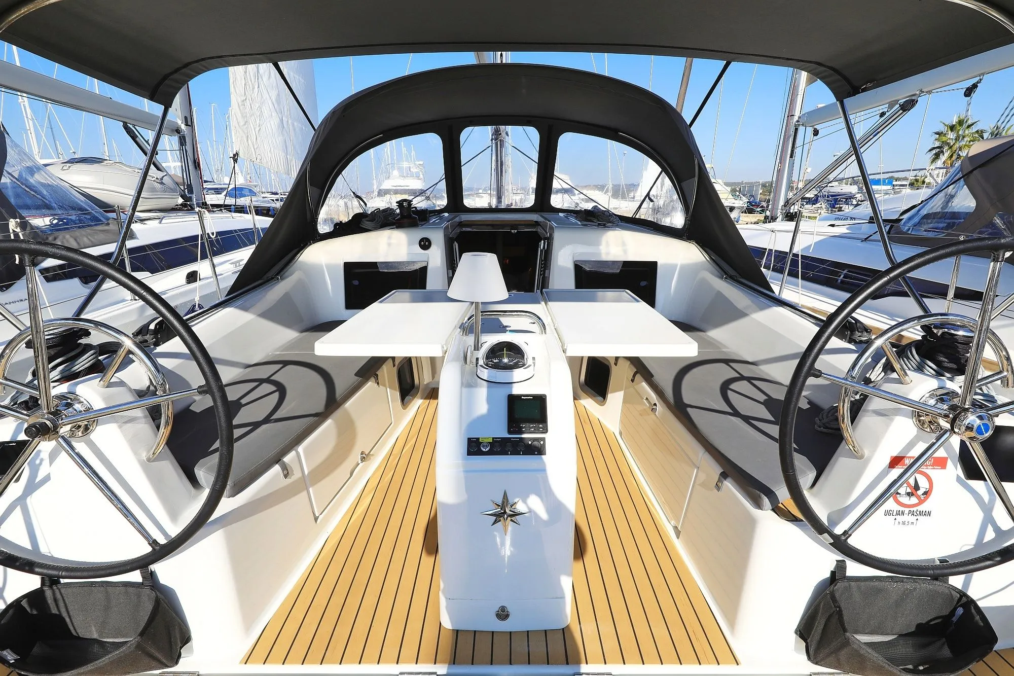 Diona Mietboot - 3