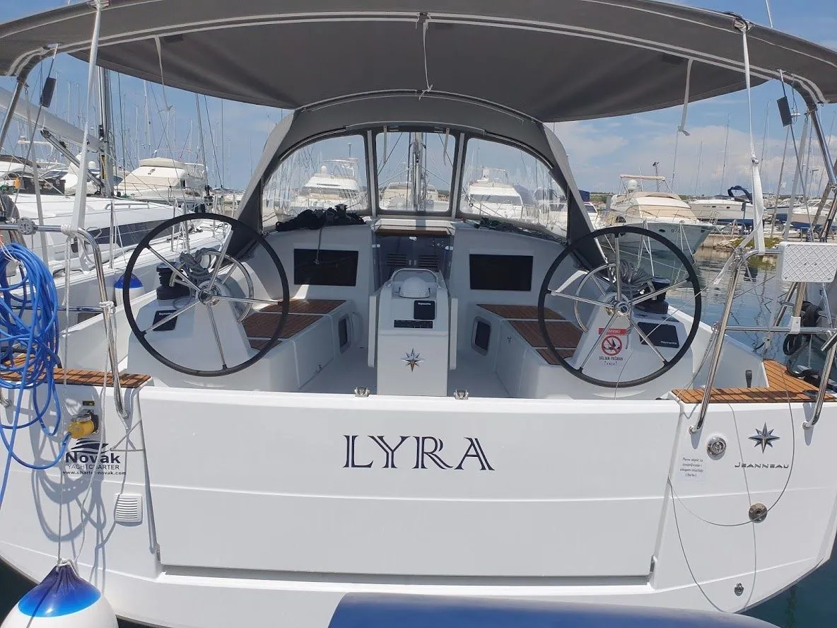Lyra Kiralık Teknesi - 1