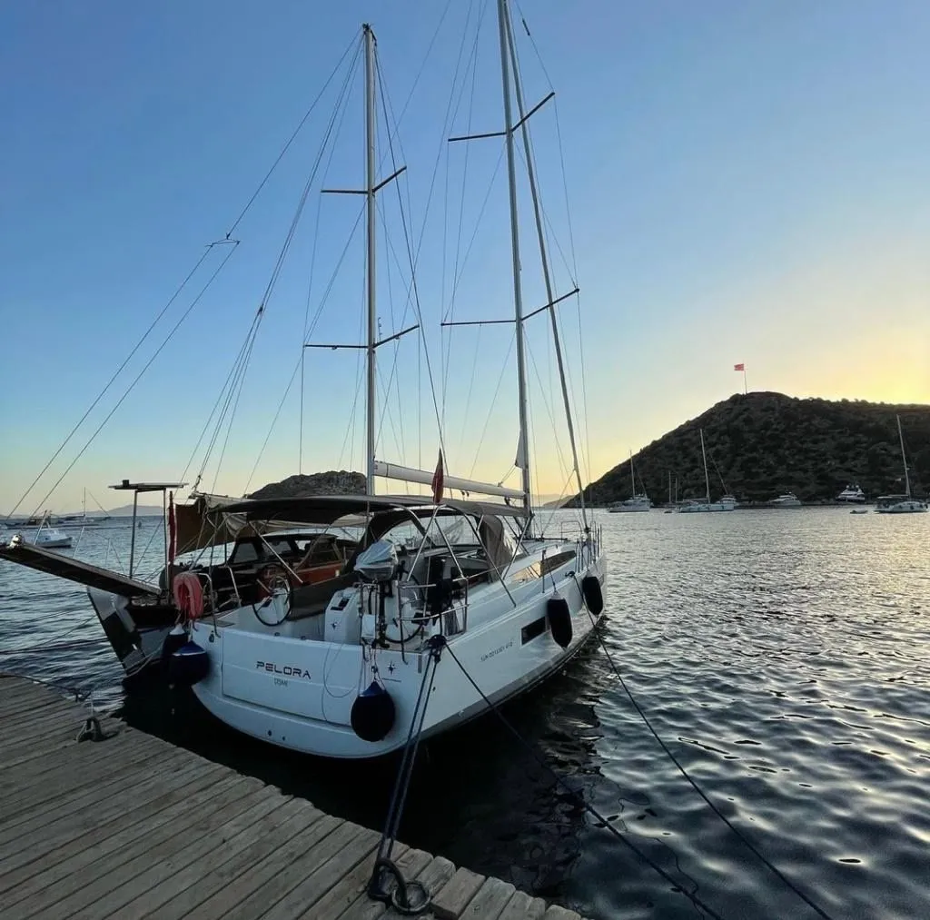 Чартер Pelora - 3