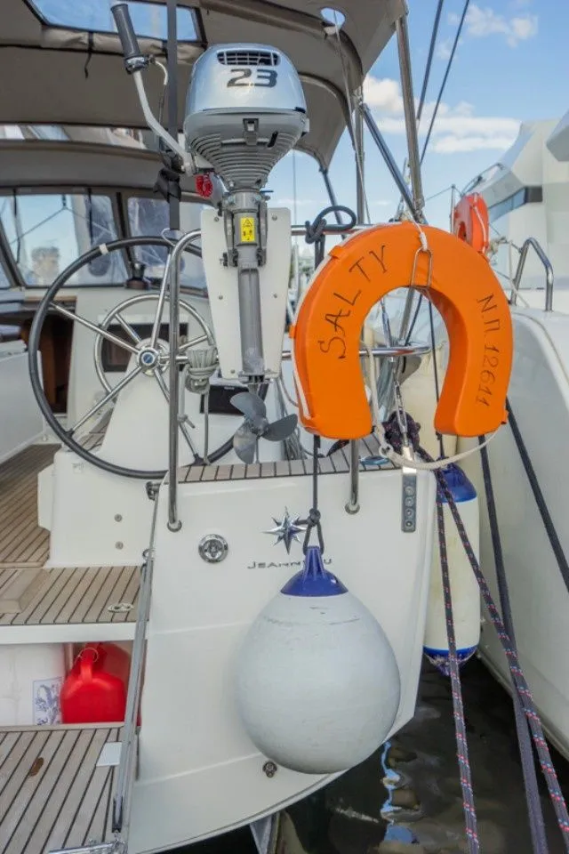Explore Piso Livadi on a 12.35m 3 Cabin Sailing Yacht Rental