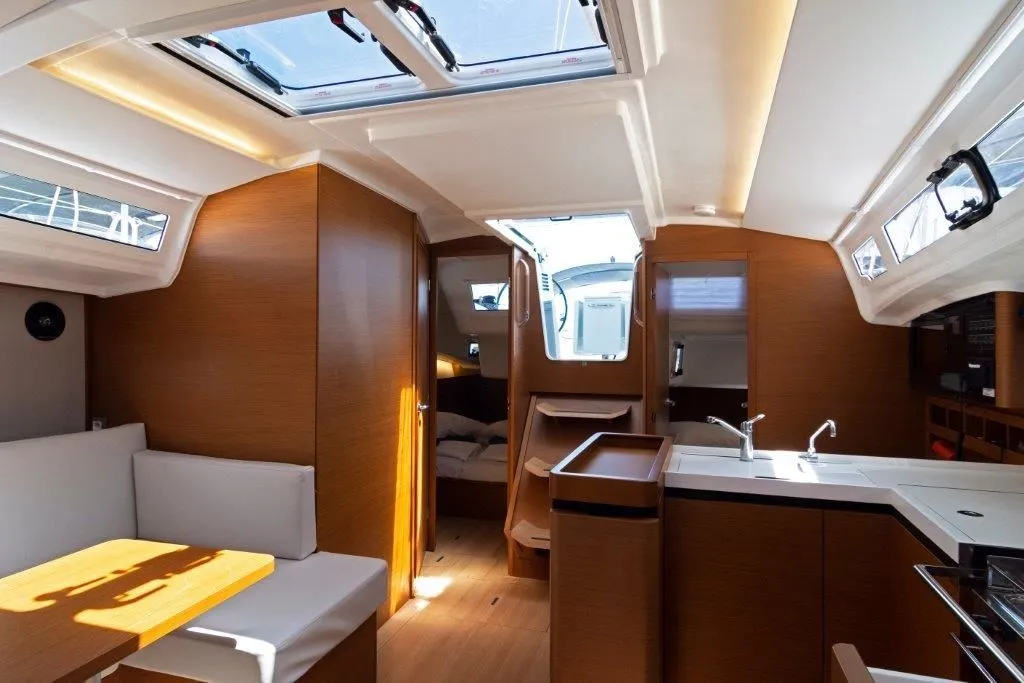 Shaken not Stirred Charterboot - 5