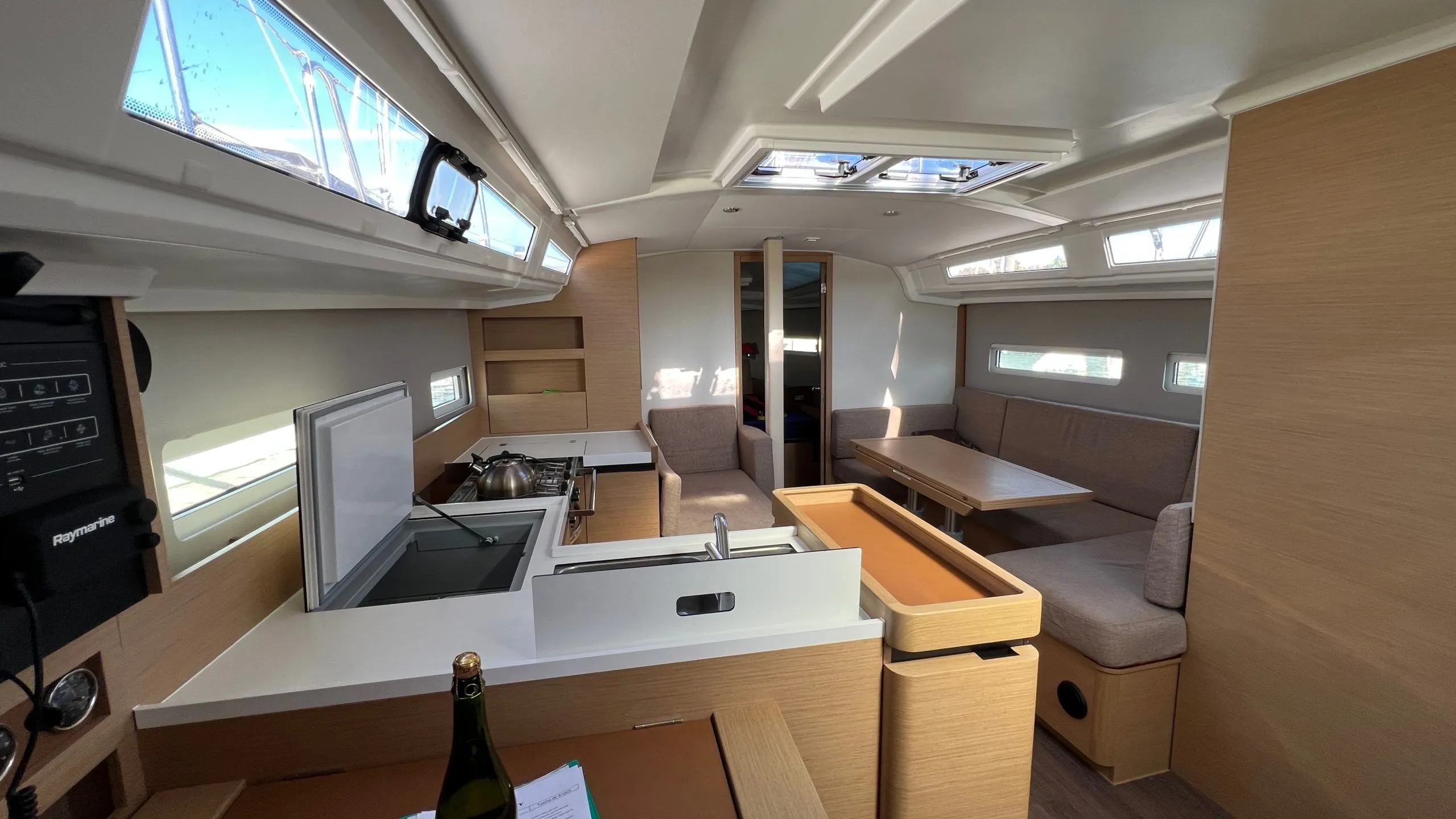 Tuatha de Artais Charter Boat - 5