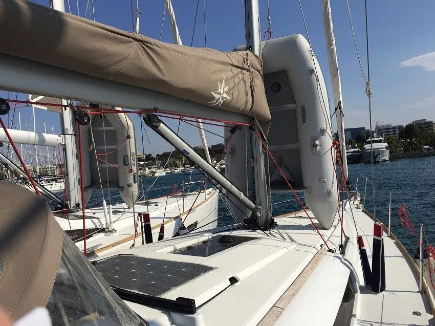 Explore Parikia on a 12.49m Rental Sailing Yacht Jeanneau Sun Odyssey 419