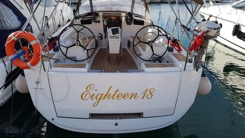 Eighteen Charterboot - 3