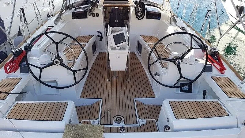 Eighteen Charterboot - 4