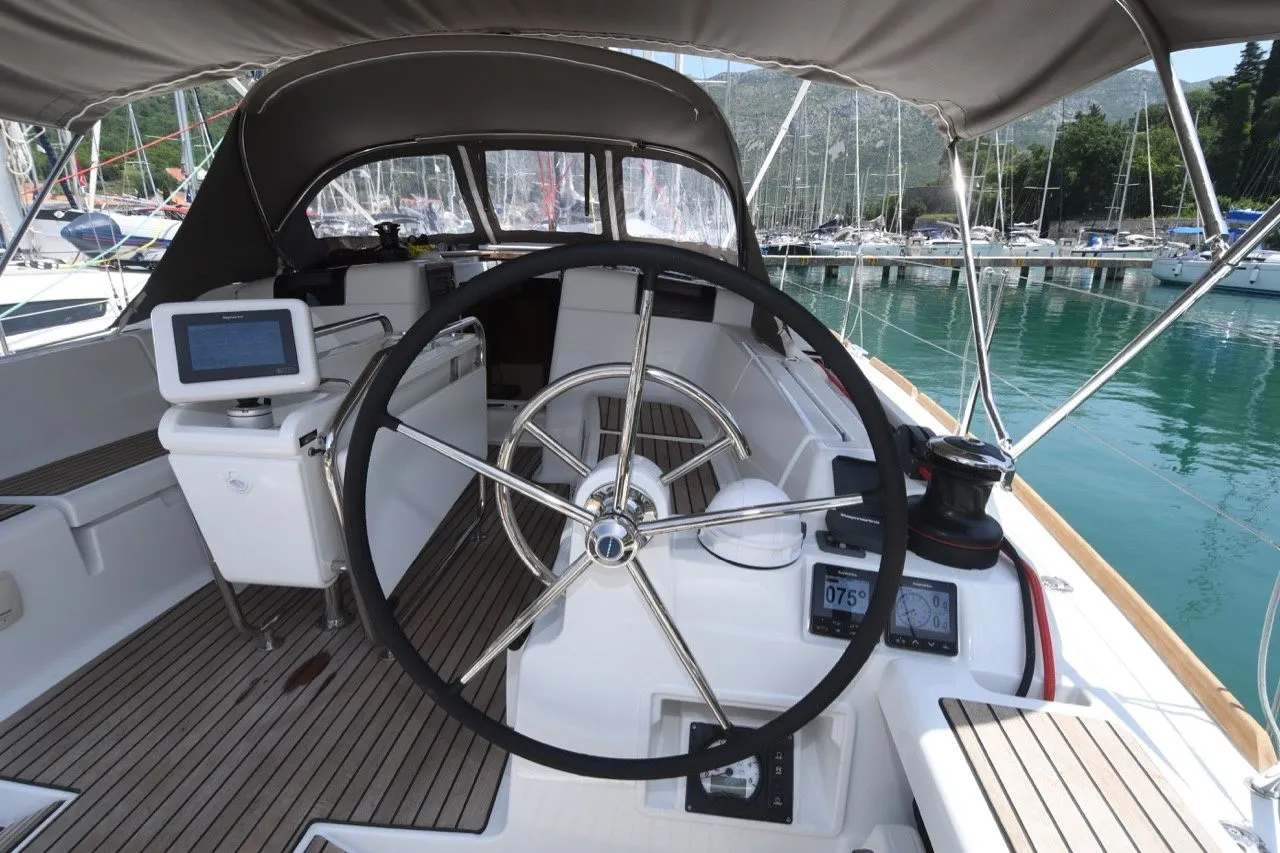 Explore Dubrovnik on a 12.76m 3 Cabin Sailing Yacht Rental
