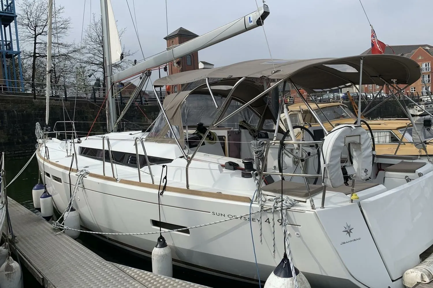 Largs 12.76m Kiralık Jeanneau Sun Odyssey 419 Yelkenli Yat