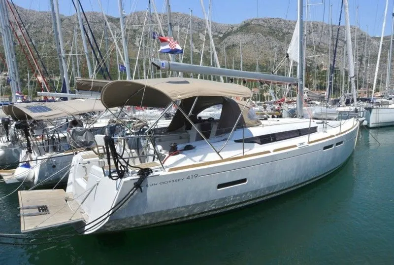 Happy Welcome Charter Boat - 3