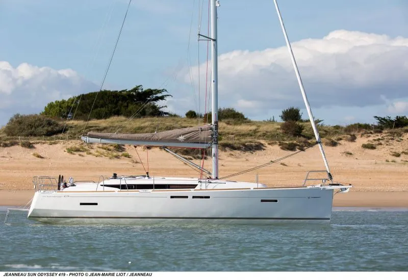 Manael 2 Charter Boat - 1