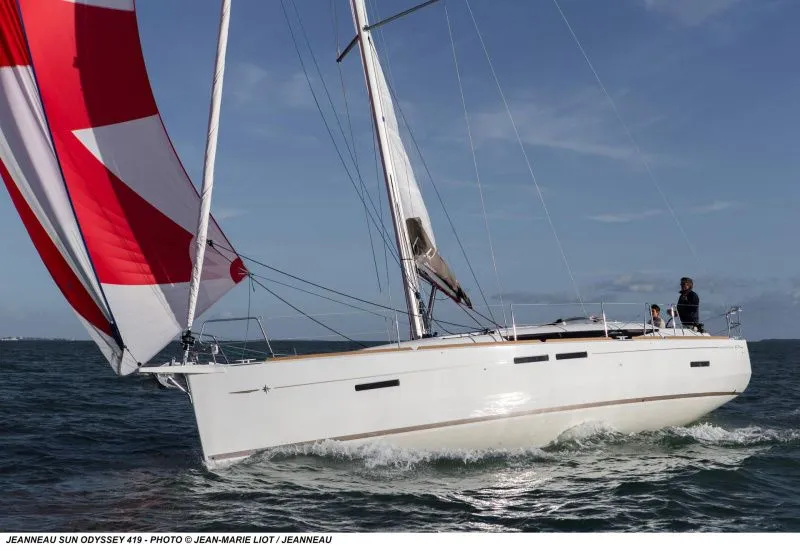 Чартер Manael 2 - 4