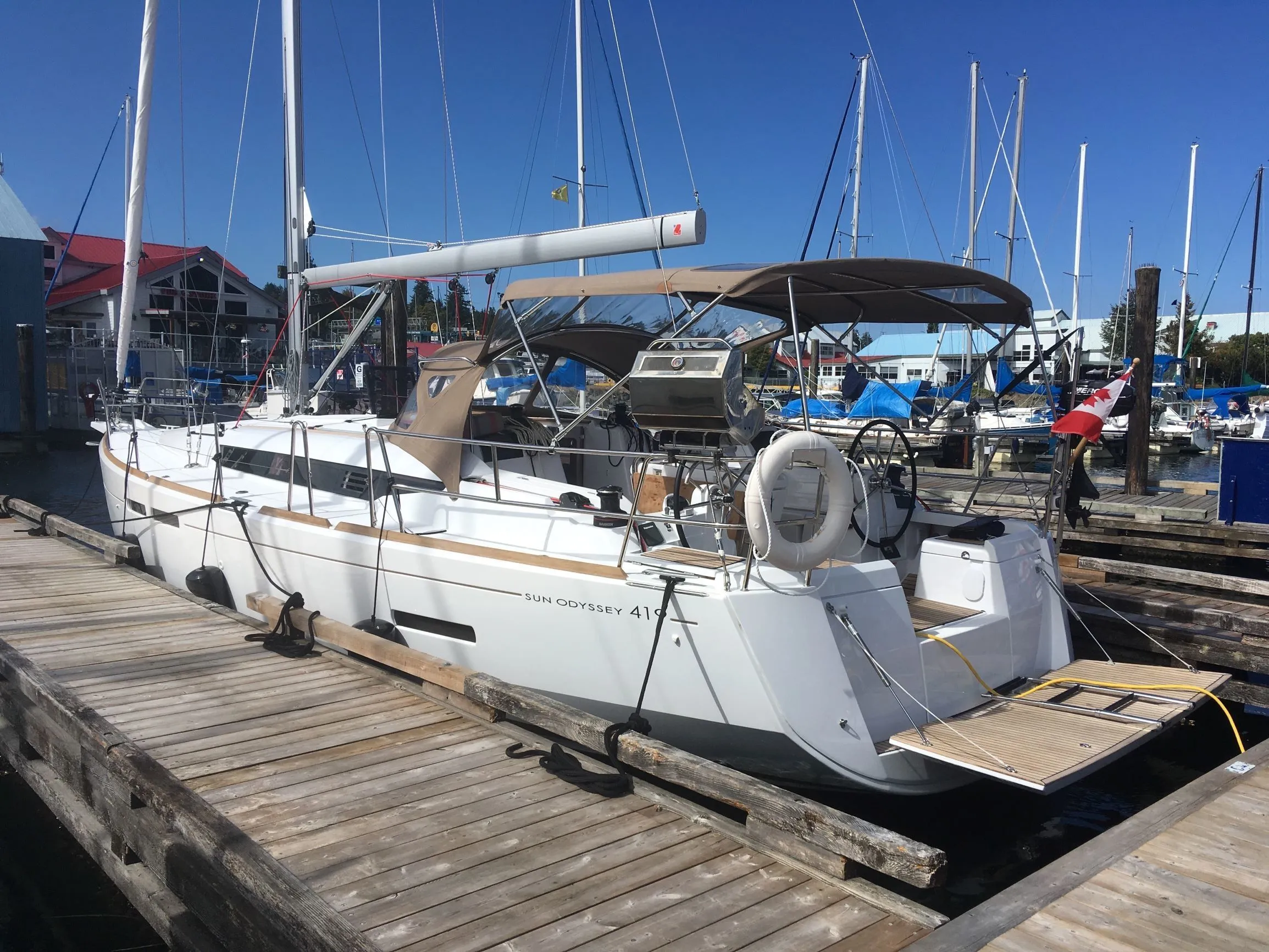 Explore Nanaimo on a 12.5m Rental Boat