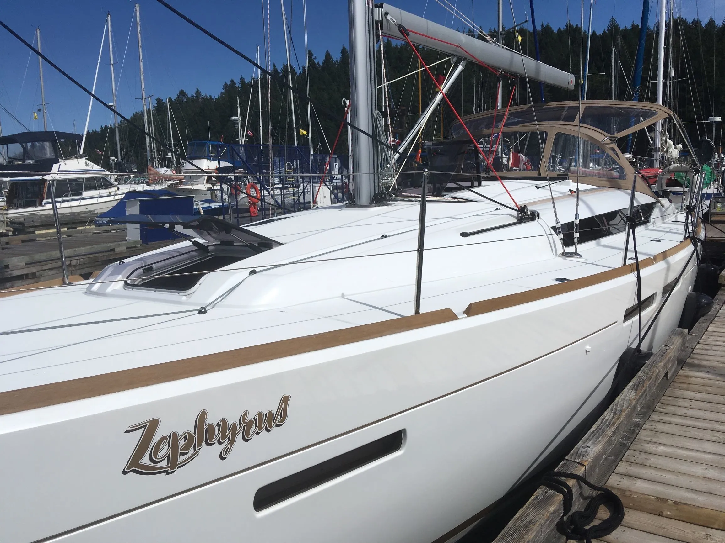 Explore Nanaimo on a 12.5m Rental Boat