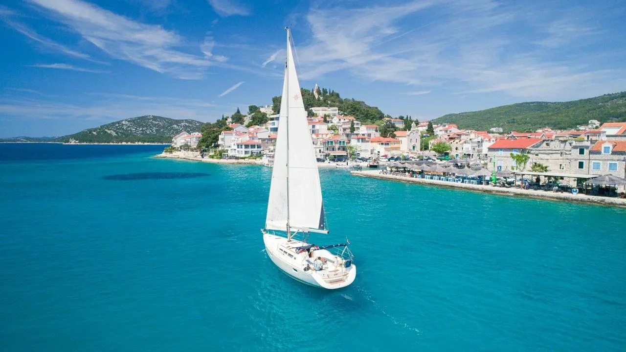 Ema Charter Boat