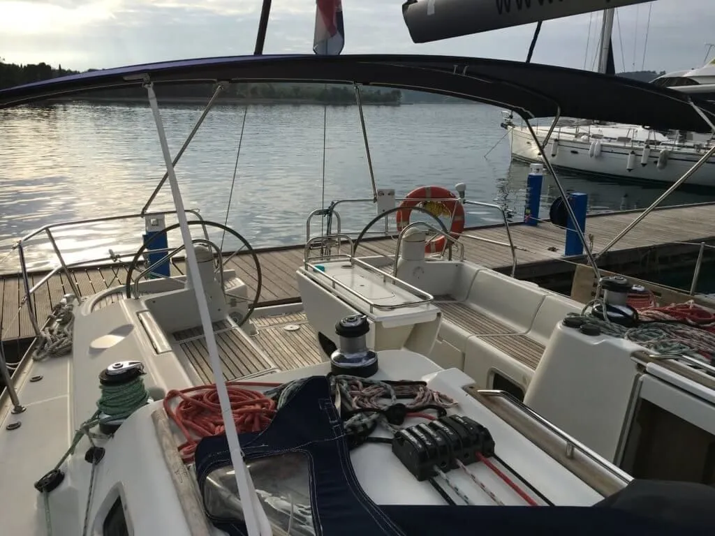 13.21m Milna Boat Hire