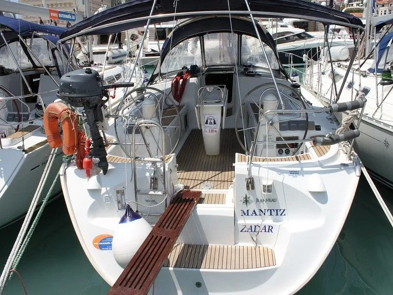 Mantiz Charter Boat - 3