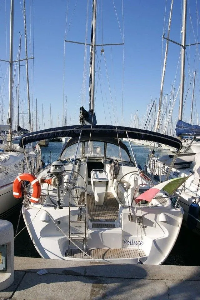 Rent a 13.21m Sailing Yacht Jeanneau Sun Odyssey 43 in Punta Ala