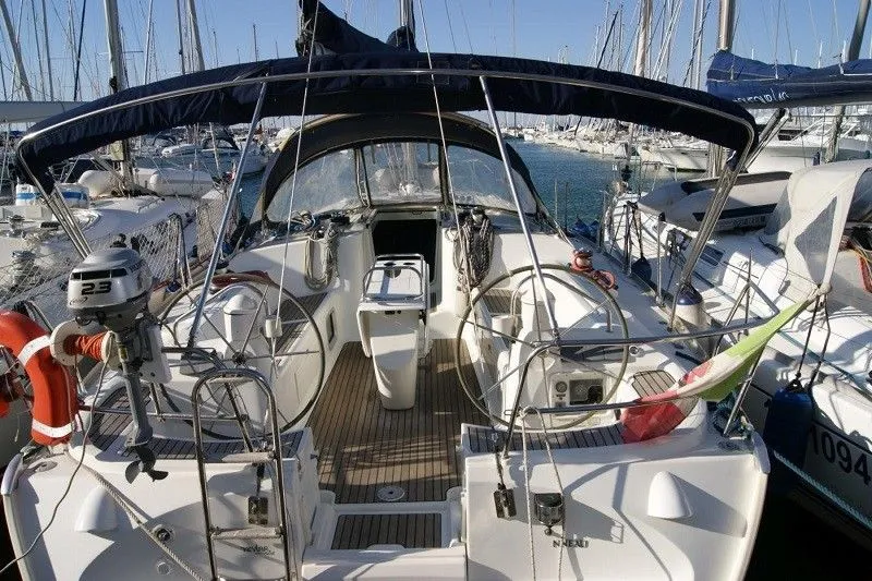 Polluce Charter Boat