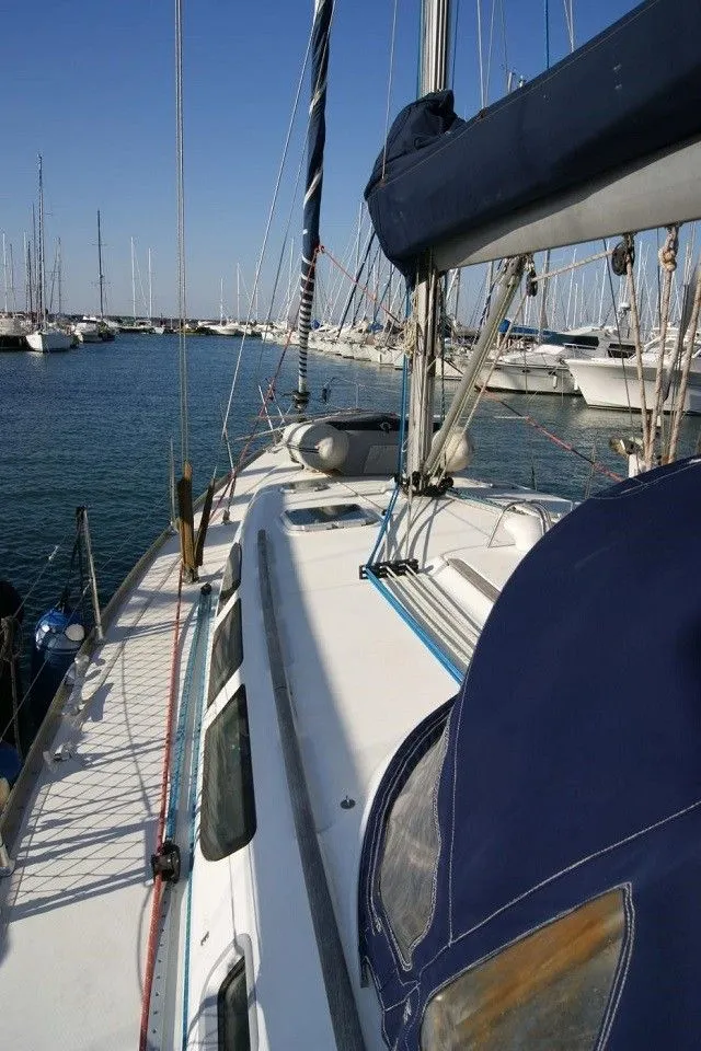 Polluce Charter Boat