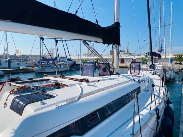 13.34m Valencia Jeanneau Sun Odyssey 439 Hire