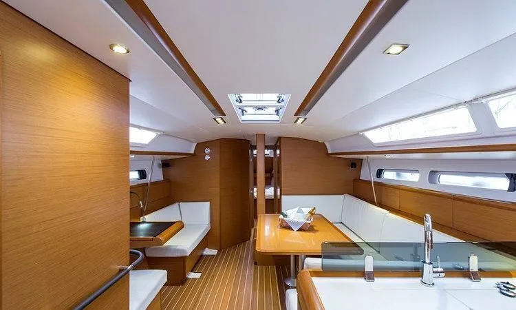 Aura Charter Boat - 5