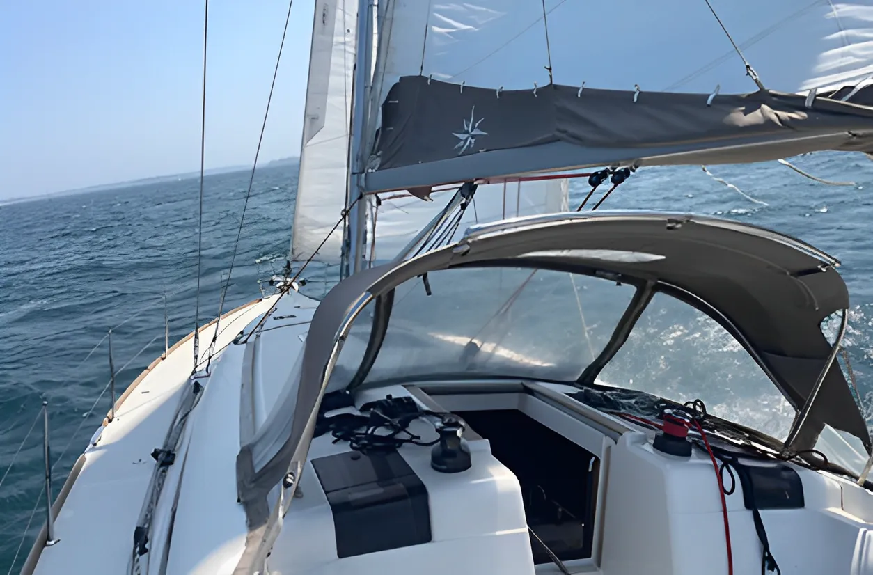Rent a 13.34m Jeanneau Sun Odyssey 439 Sailing Yacht in Saint Malo