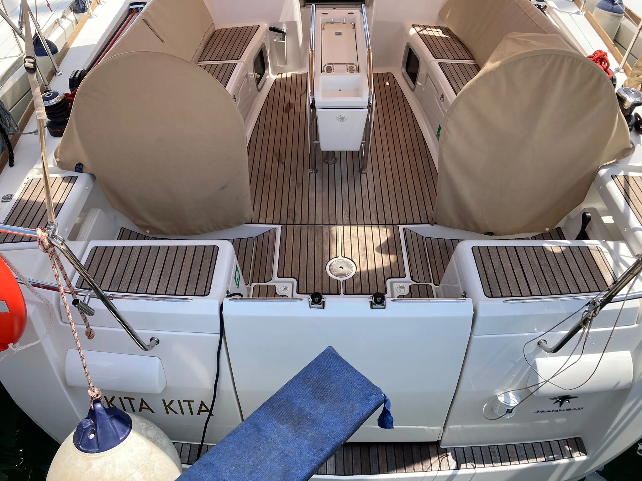 Boot - 13.34m Denia Jeanneau Sun Odyssey 439 Sailing Yacht Hire