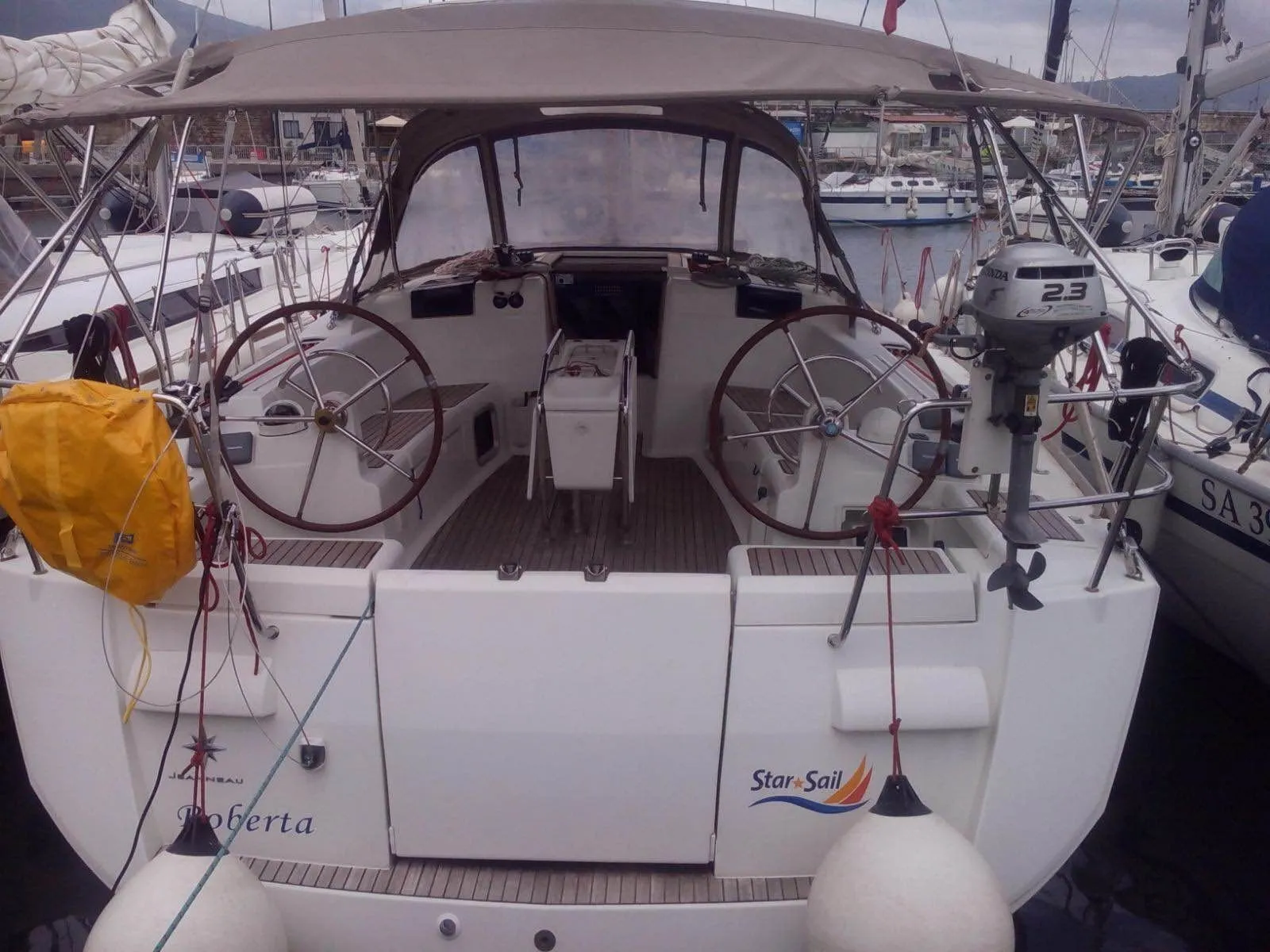 Charter a 13.34m Sailing Yacht in Salerno