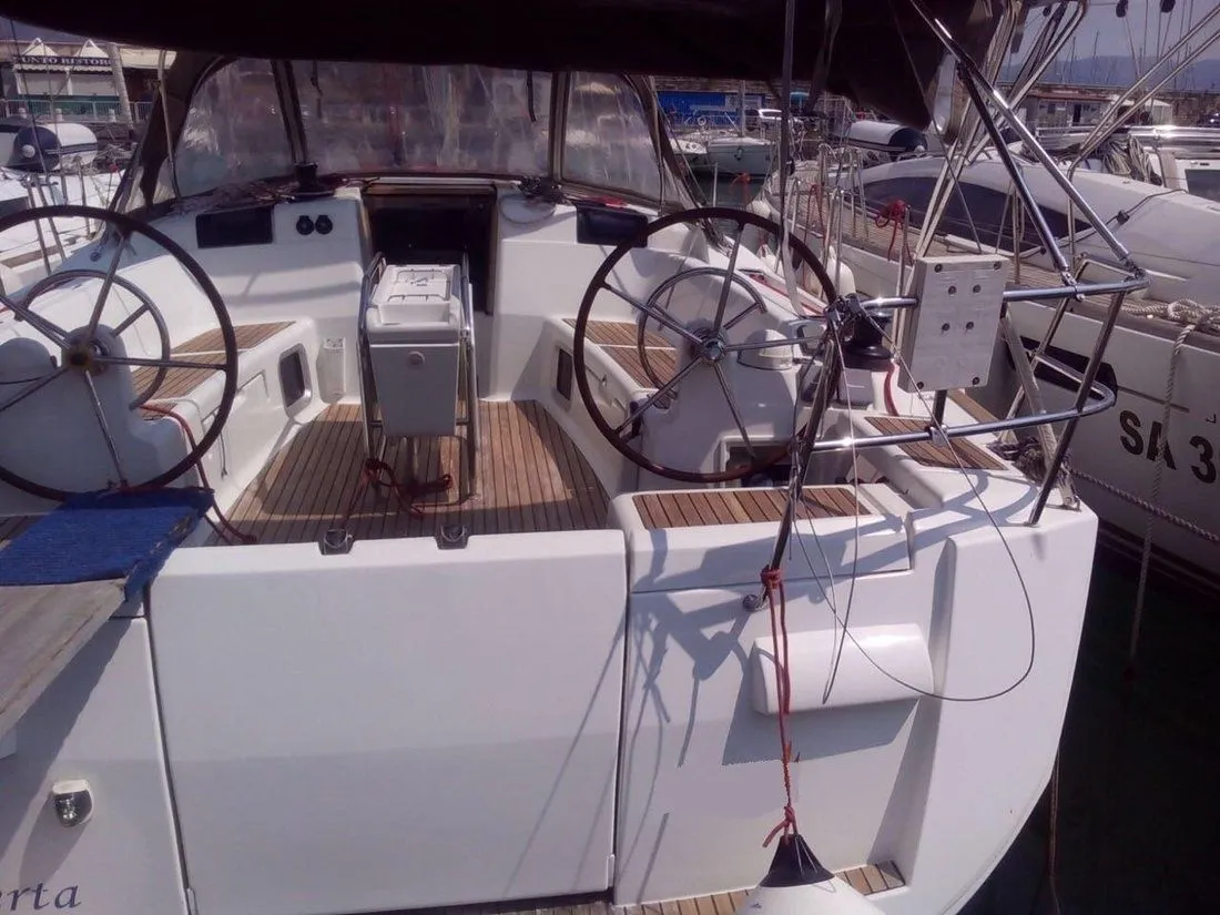 Salerno Kiralık Jeanneau Sun Odyssey 439 13.34m Yelkenli Yat