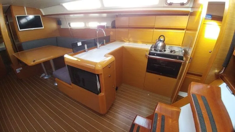 Spirus Charter Boat - 5