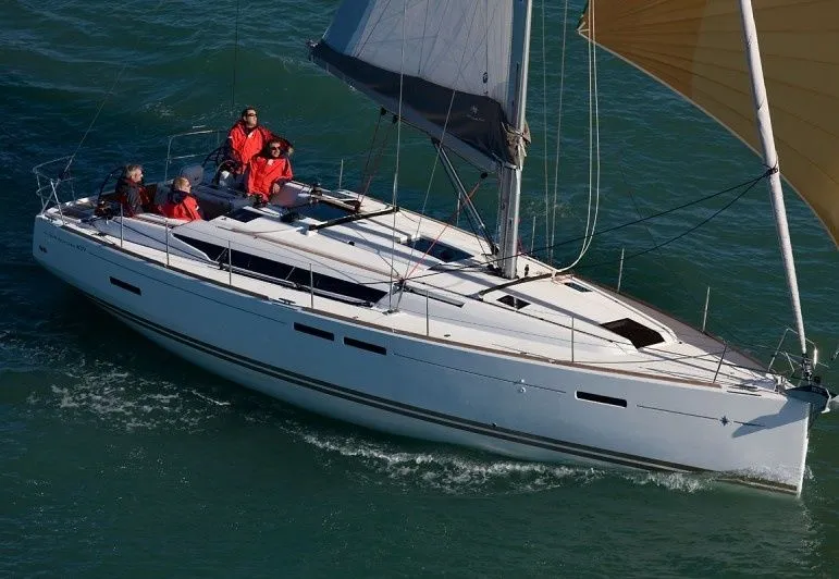 Charter a 13.34m Jeanneau Sun Odyssey 439 in Uturoa