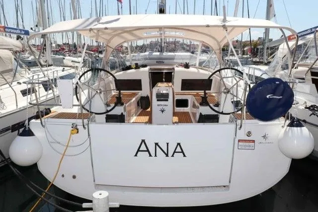 Ana Charterboot - 3