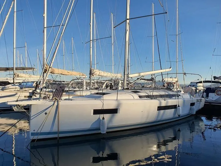13.3m Procida Sailing Yacht Jeanneau Sun Odyssey 440 Hire