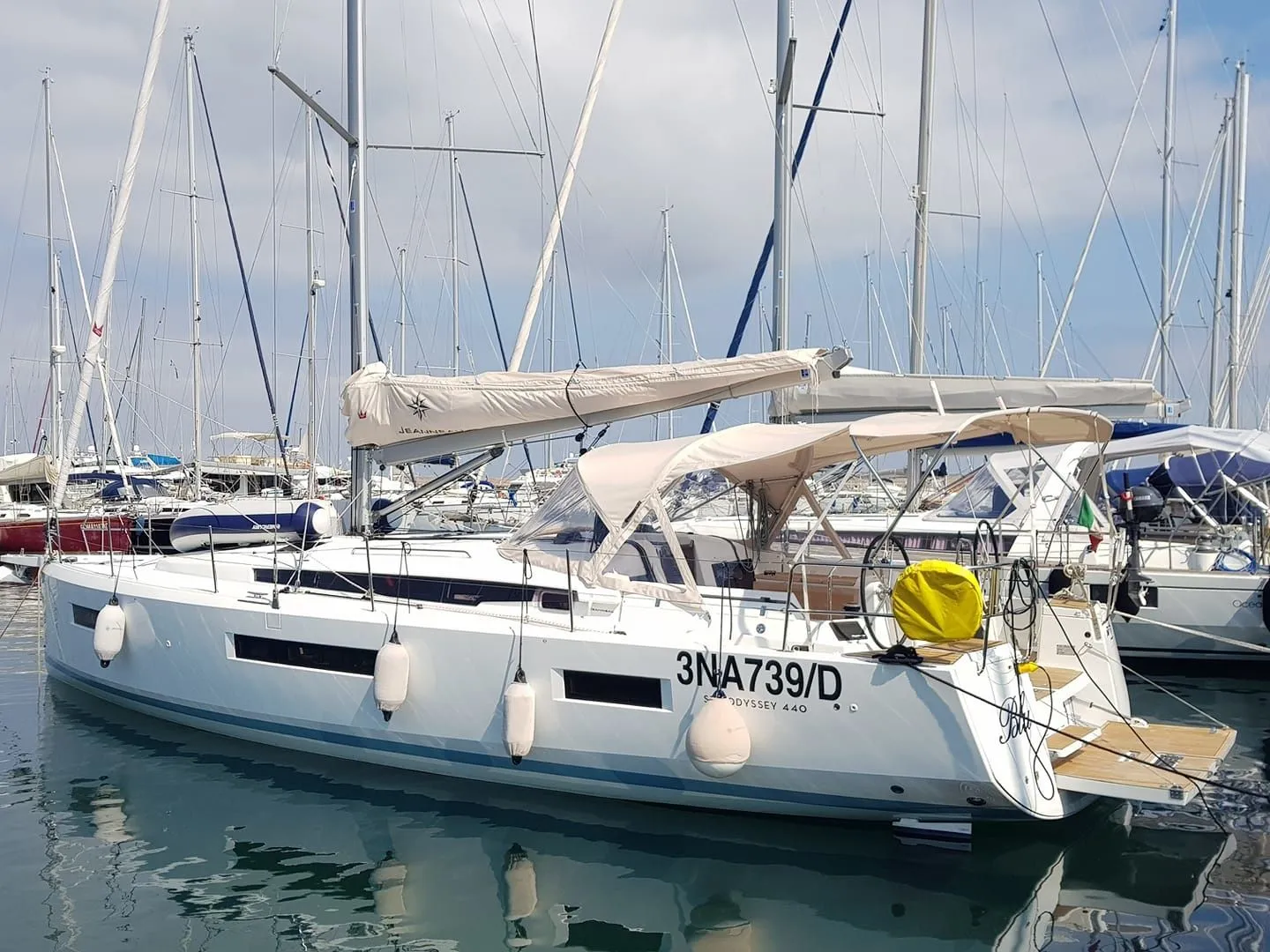 13.3m Procida Sailing Yacht Jeanneau Sun Odyssey 440 Hire