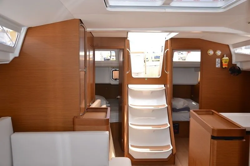 Чартер Erato - 5