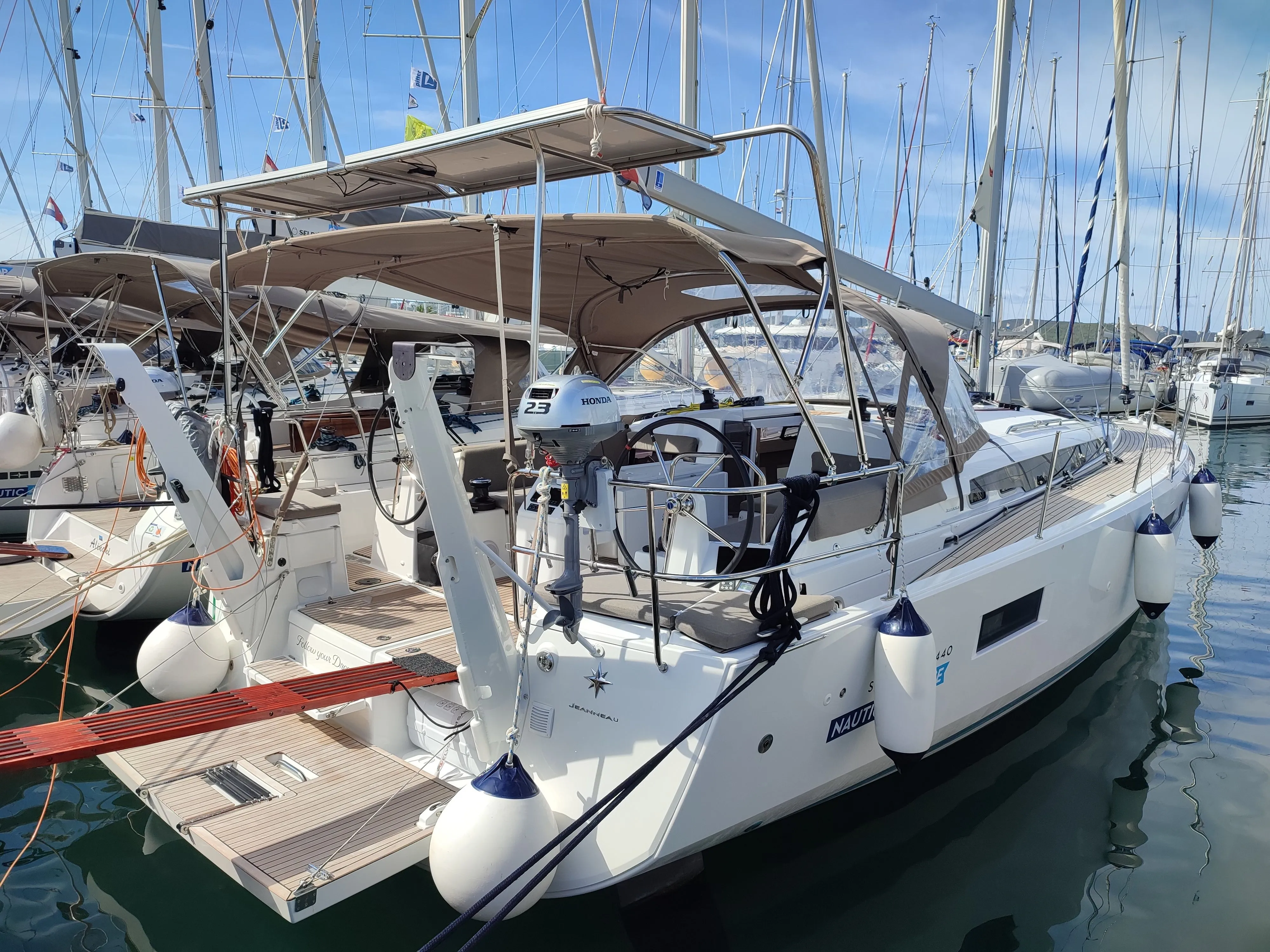 Follow your Dream Charterboot - 3