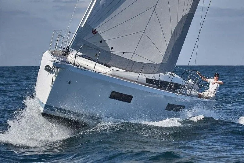 Charter a 13.39m Jeanneau Sun Odyssey 440 Sailing Yacht in Parikia
