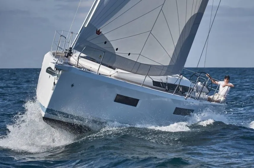 Aeolos Charter Boat