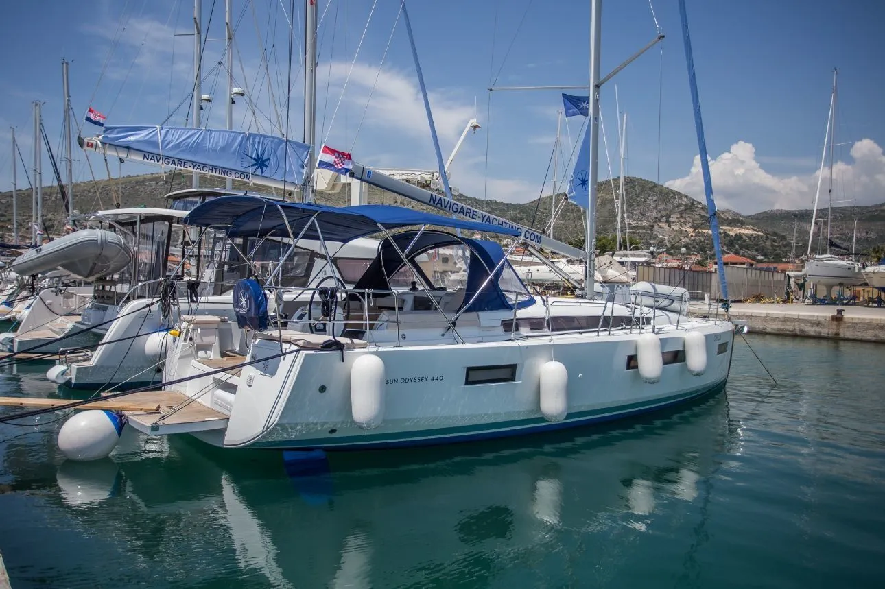 La Baavca Charter Boat