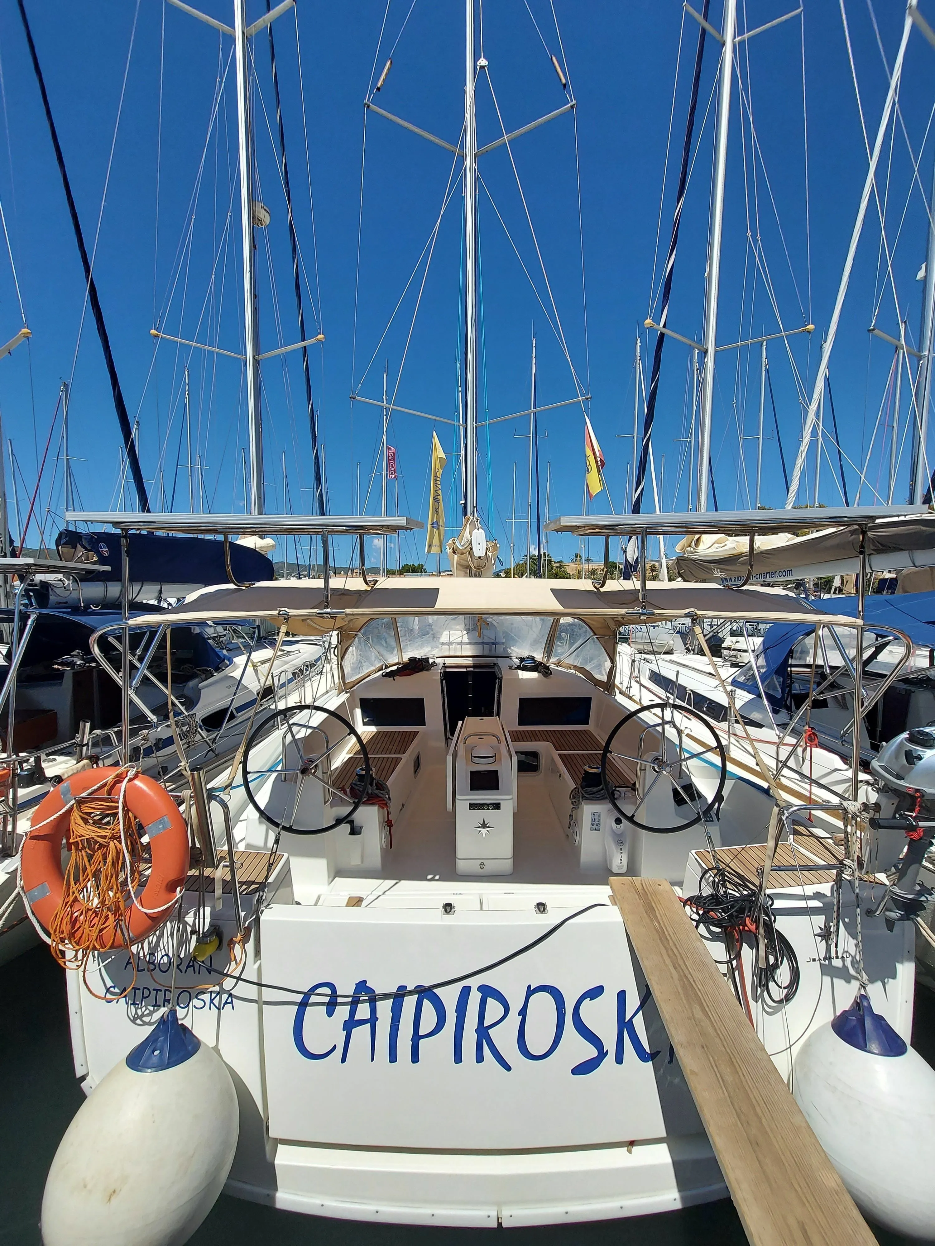 Explore Las Galletas on a 14.42m 4 Cabin Sailing Yacht Rental
