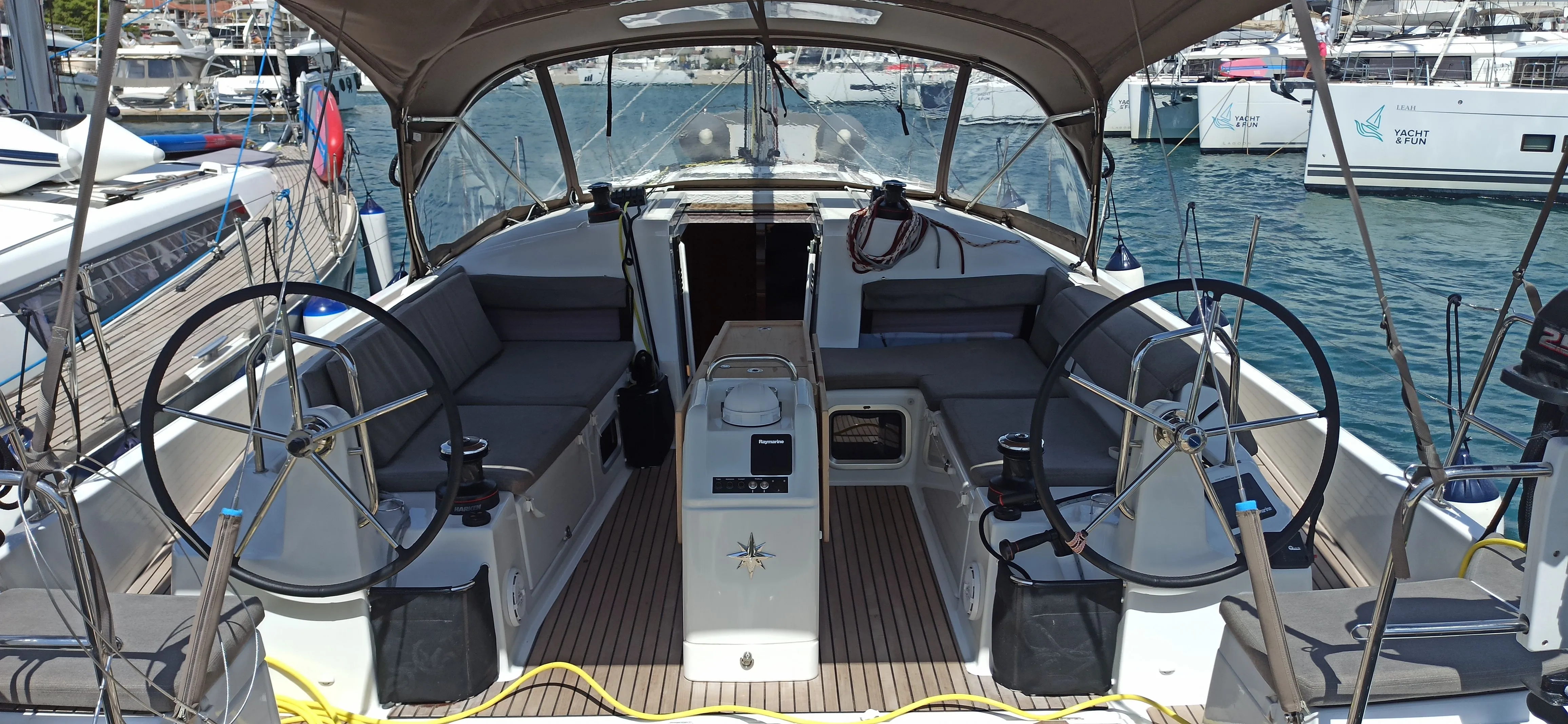 Чартер Lucia 2 - 4