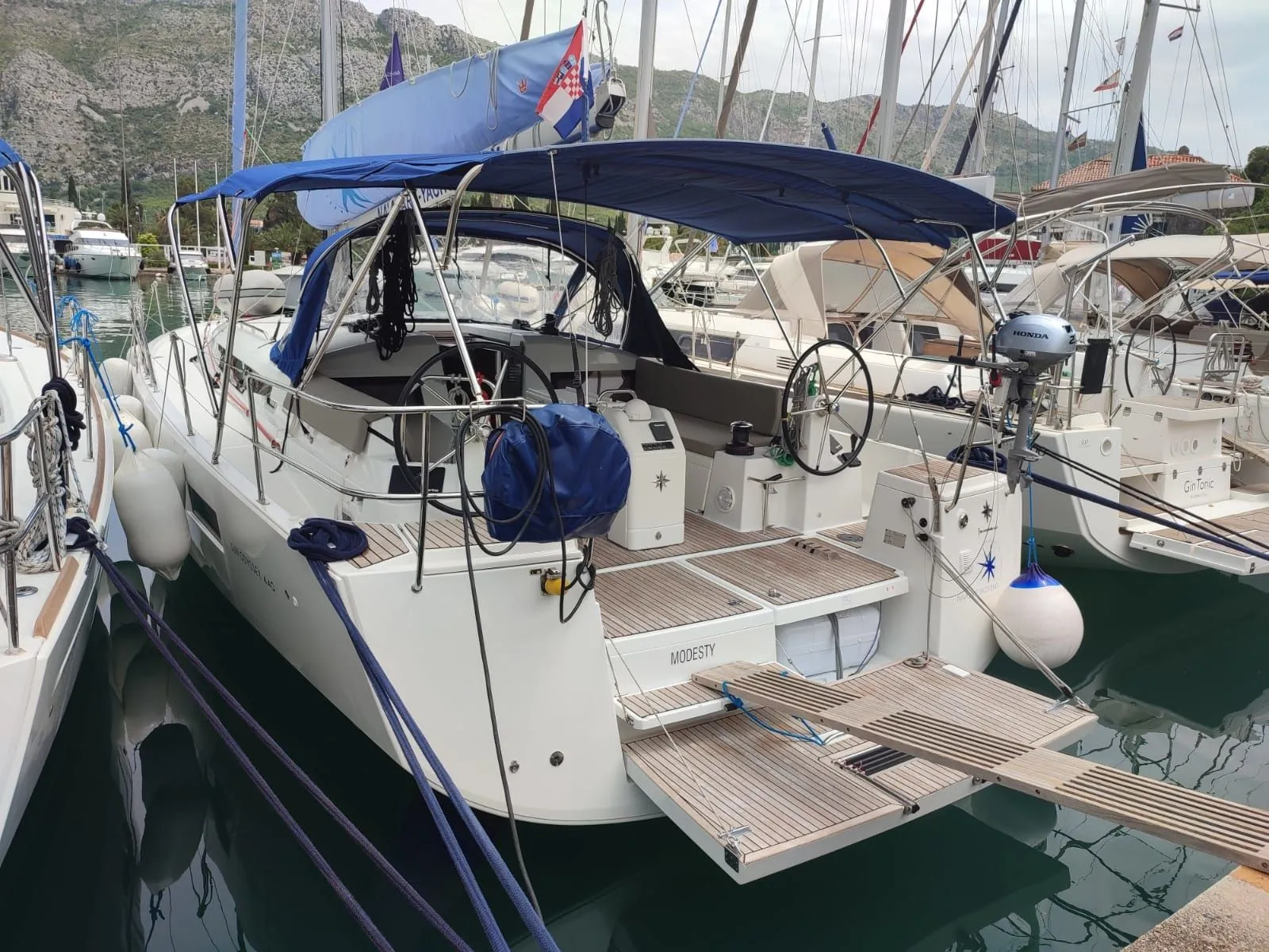 Boot - 13.39m Dubrovnik Jeanneau Sun Odyssey 440 Hire