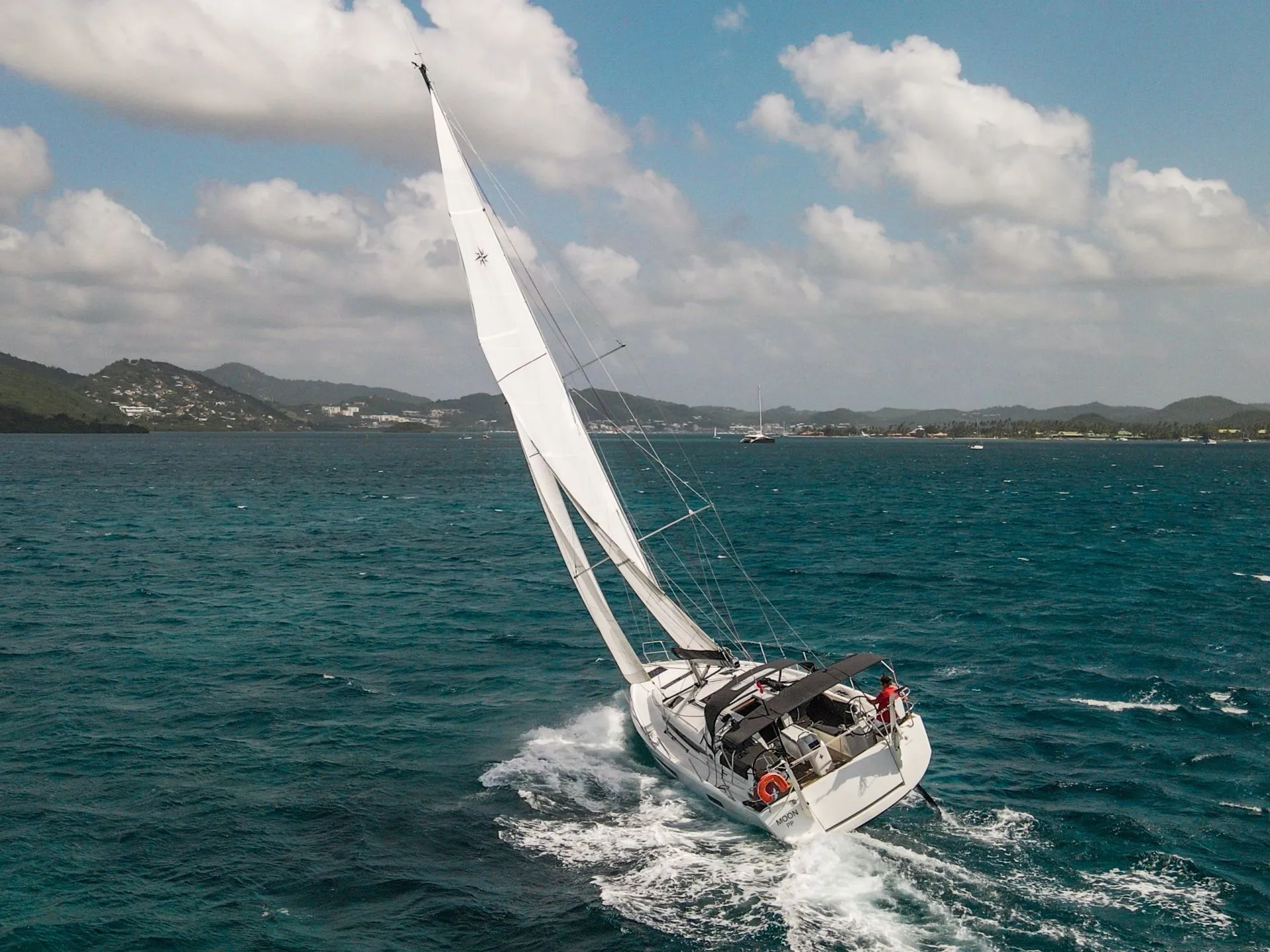 Moon Charterboot - 3